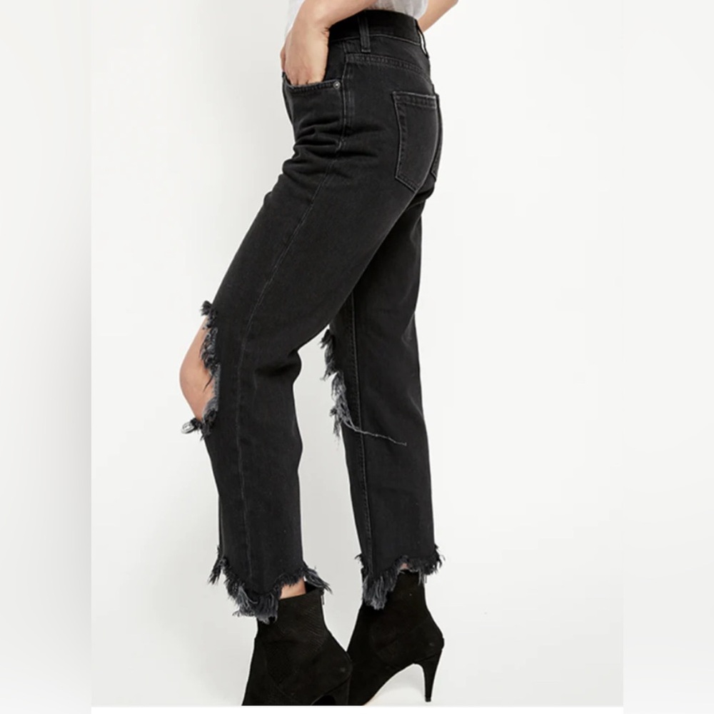 FREE PEOPLE WOMEN DISTRESSED BLACK MAGGIE JEANS SIZE 29 - Picture 3 of 6